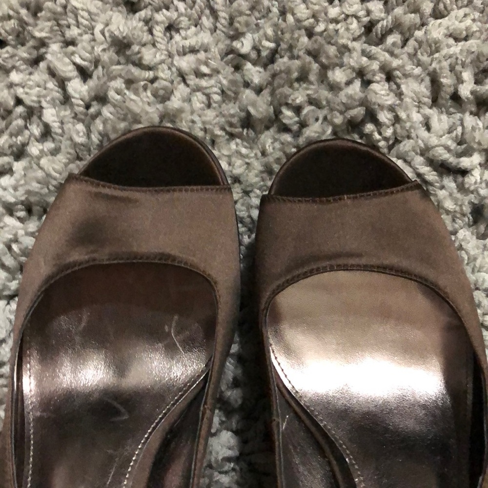Brown satin pumps brand new - Picture 4 of 4